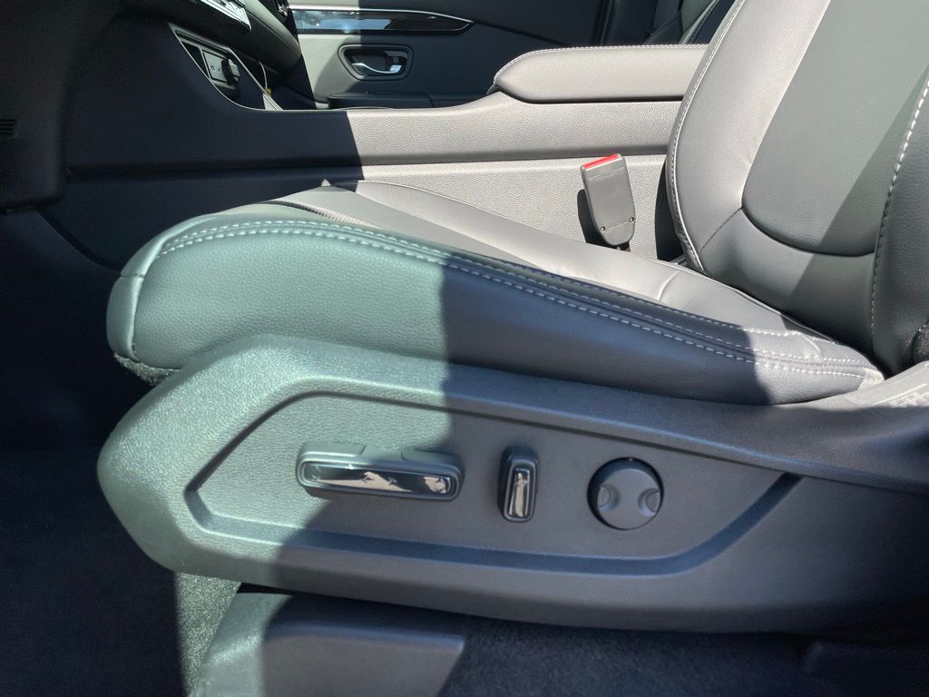Thumbnail: 2025 Honda Pilot - 26