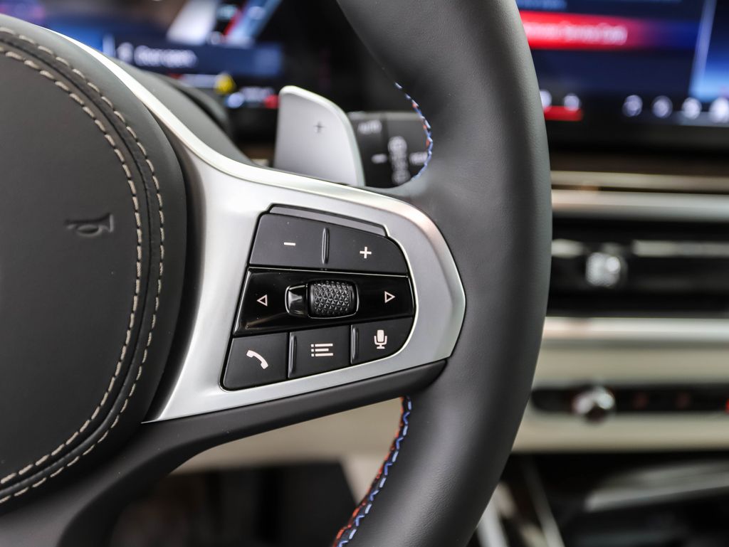 Thumbnail: 2026 BMW X7 - 13