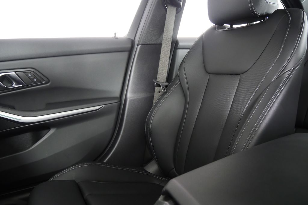 2024 BMW 3 Series 330i 26