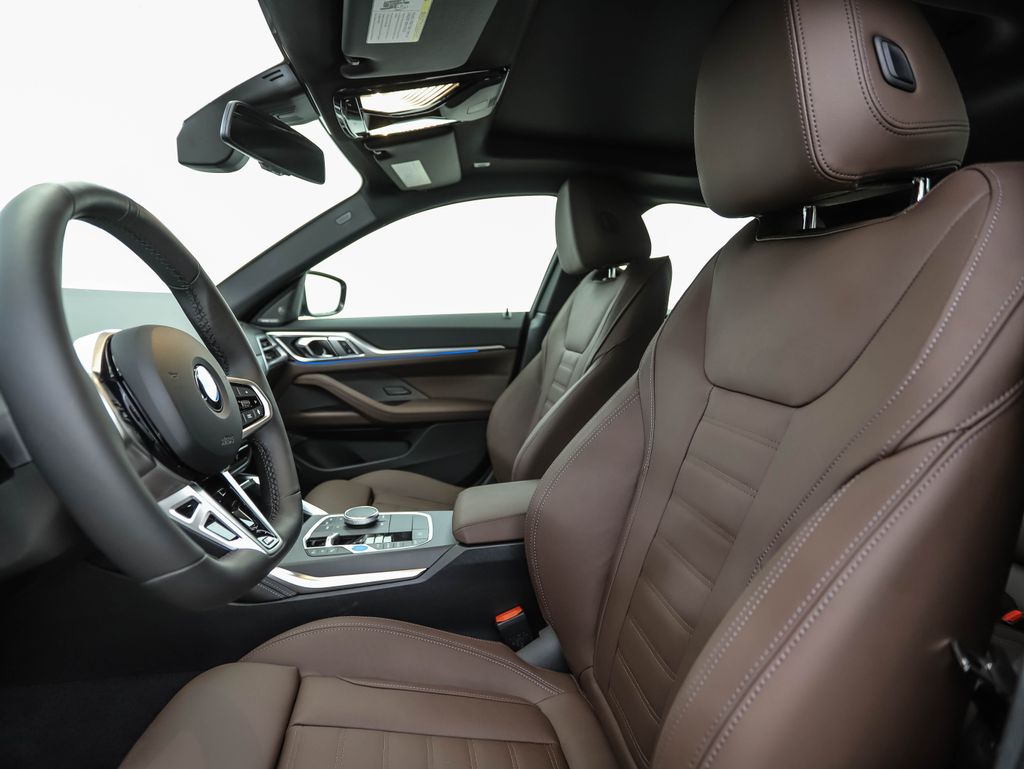 Thumbnail: 2026 BMW i4 - 11