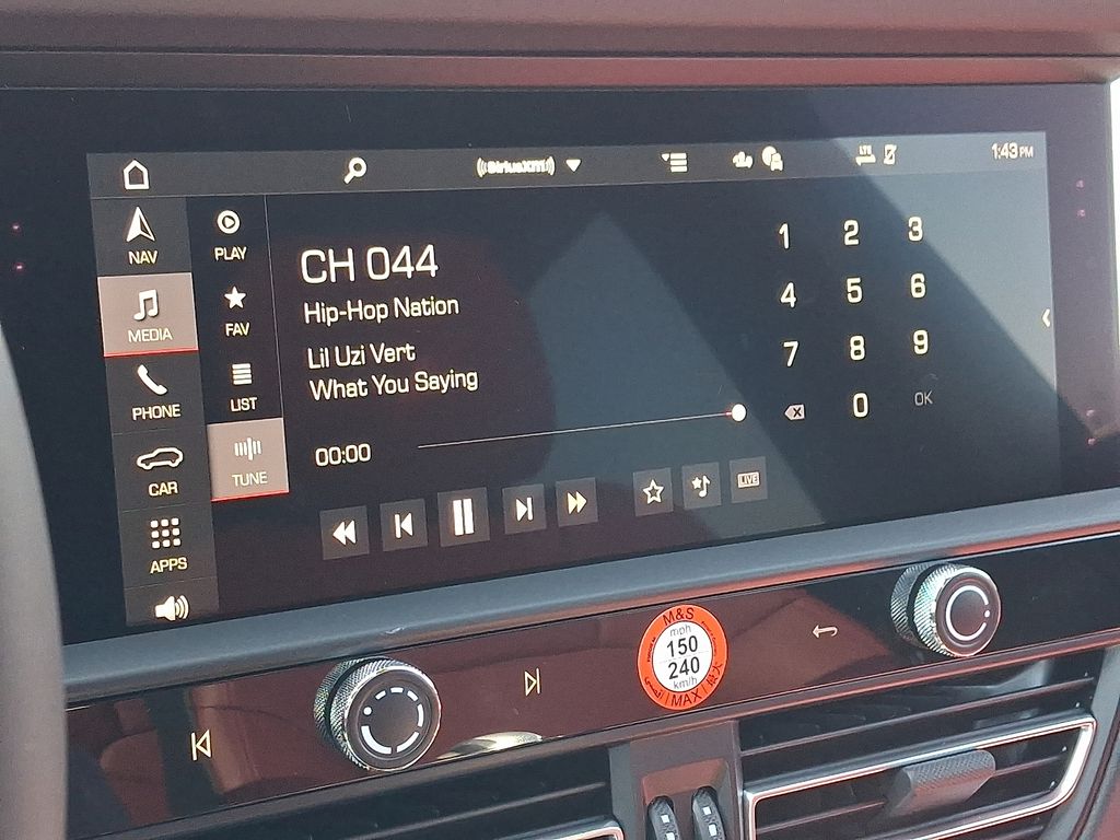 Thumbnail: 2026 Porsche Macan - 20