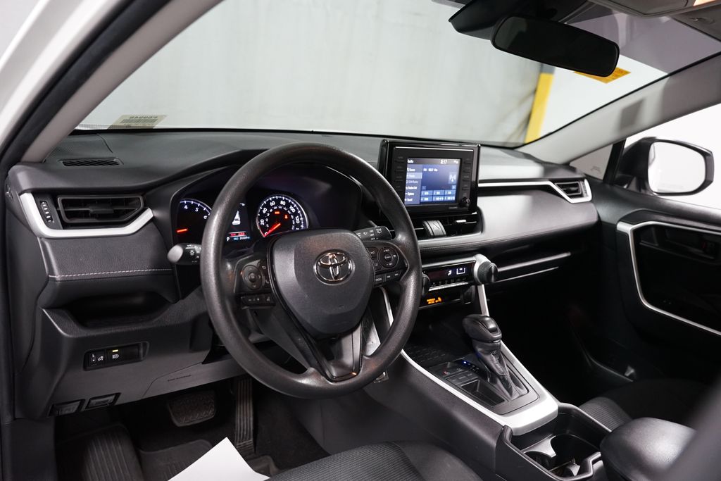 Thumbnail: 2021 Toyota RAV4 - 11