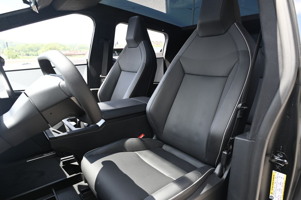 Thumbnail: 2024 Tesla Cybertruck - 5
