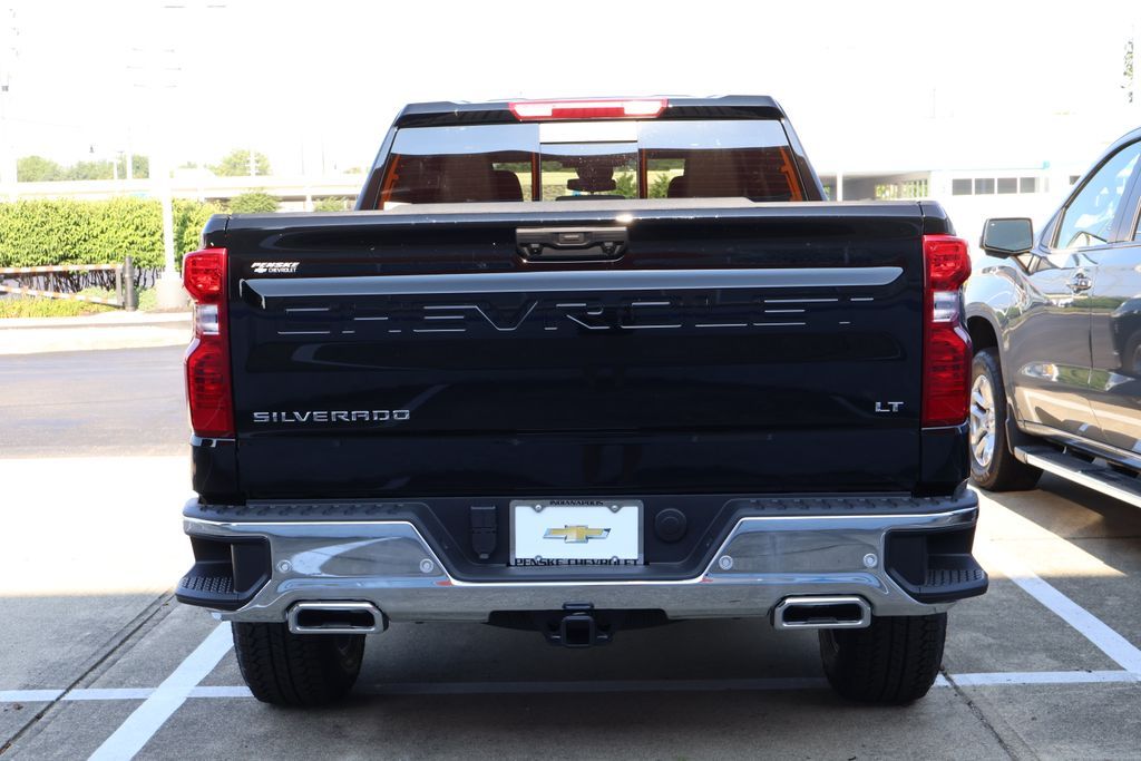 Thumbnail: 2026 Chevrolet Silverado 1500 - 6