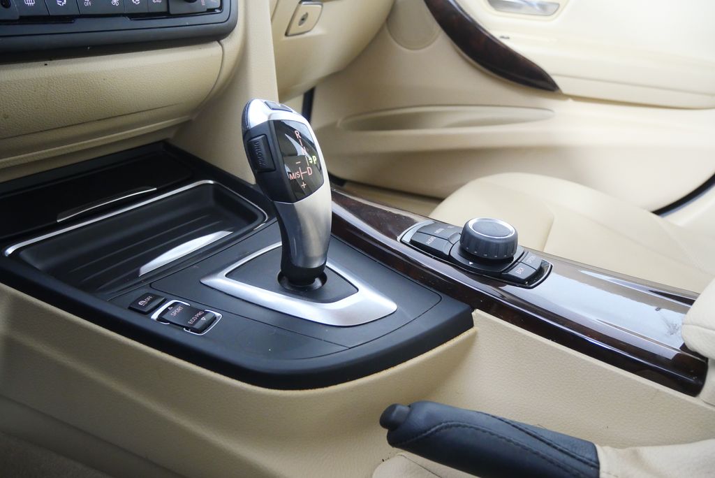 Thumbnail: 2013 BMW 3 Series - 25