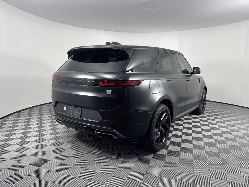 Thumbnail: 2023 Land Rover Range Rover Sport - 5
