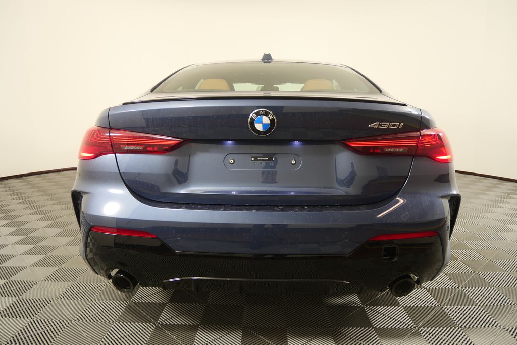 Thumbnail: 2026 BMW 4 Series - 4