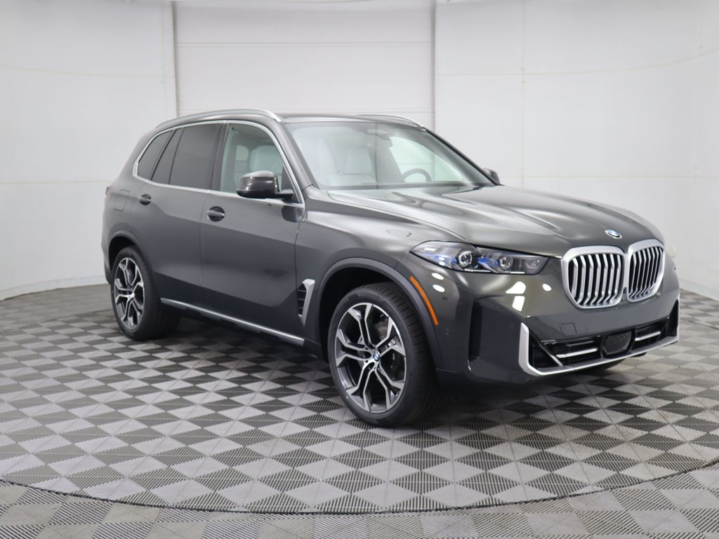 Used 2026 Gray BMW xDrive40i image 3