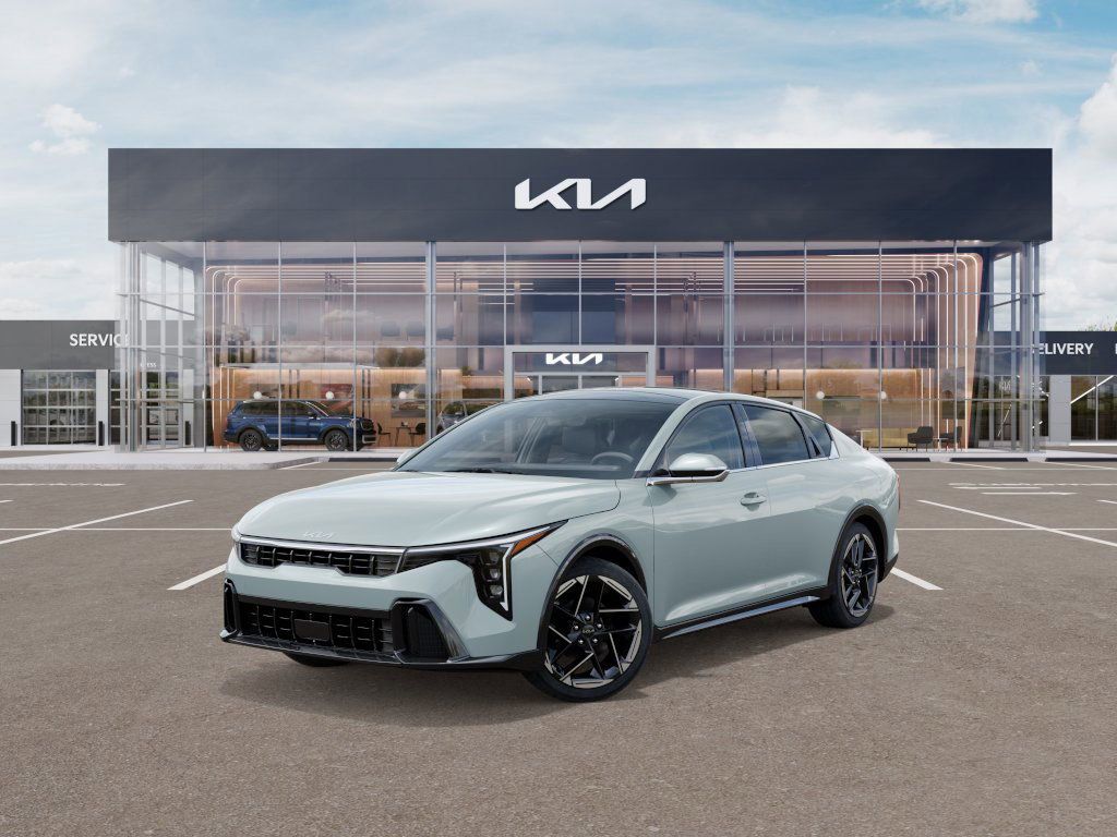 2025 Kia K4 GT-Line photo