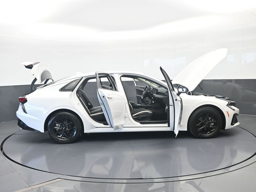 New 2025 Snow White Pearl Kia LXS image 66