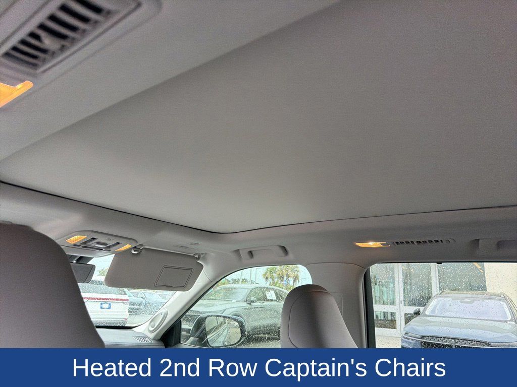 2023 Toyota Highlander Hybrid Platinum