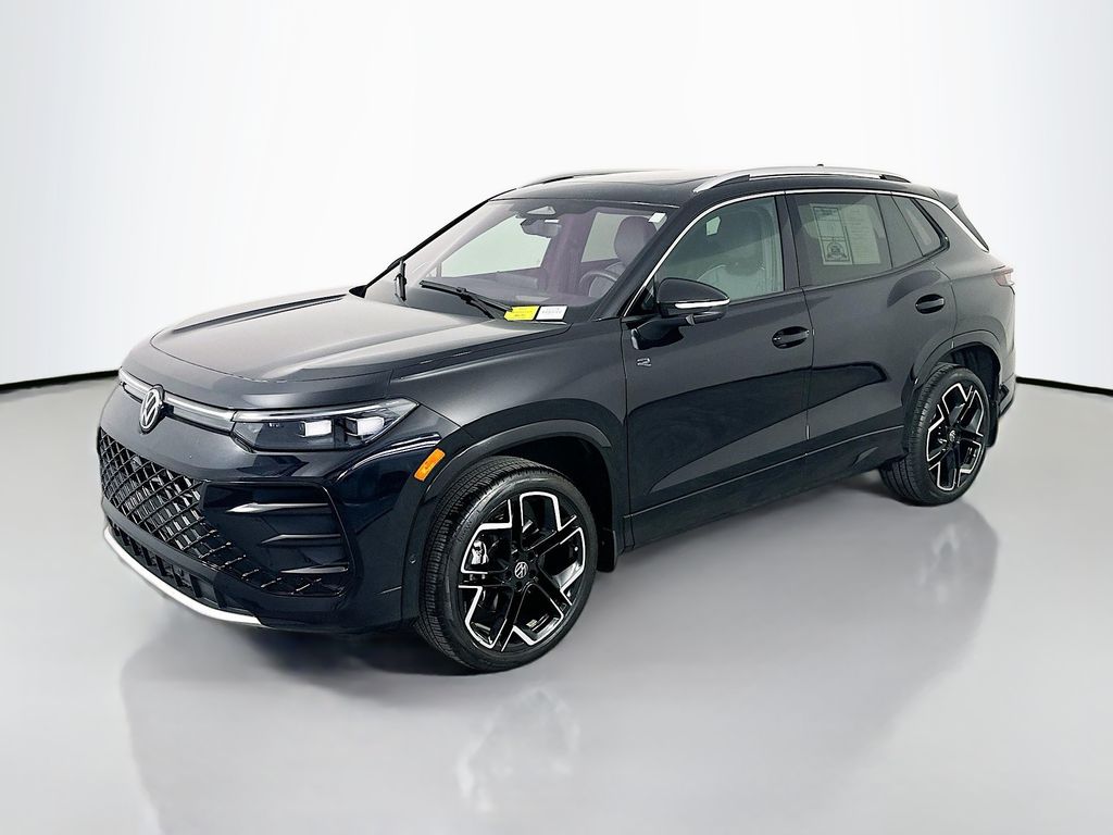 Used 2025 Black Volkswagen 2.0T SEL R-Line image 3