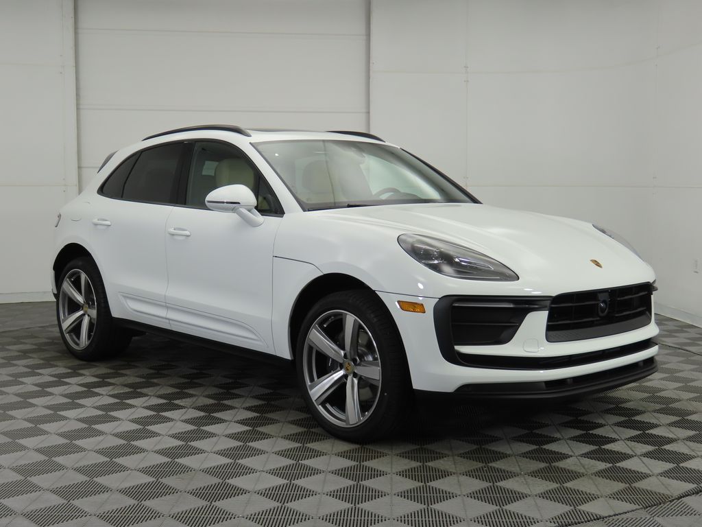 Thumbnail: 2025 Porsche Macan - 9