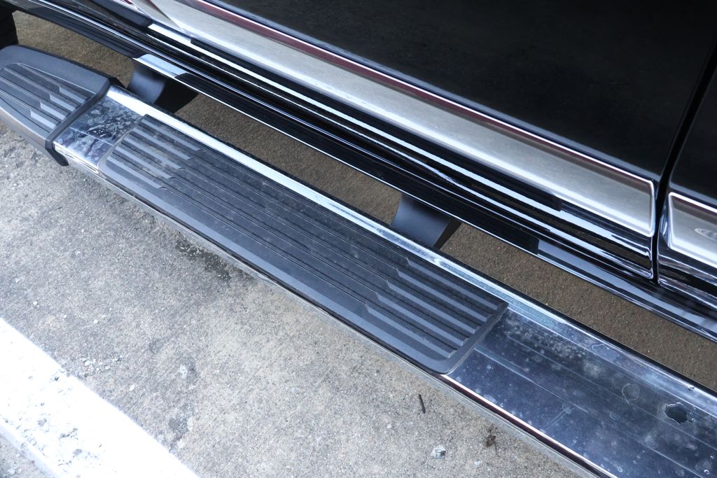 Thumbnail: 2025 Chevrolet Silverado 3500 - 14