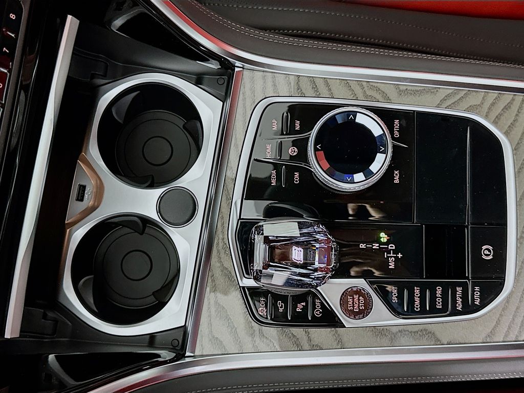 Thumbnail: 2026 BMW 8 Series - 15