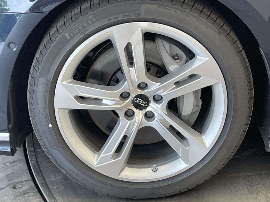 2026 Audi A8 L 55 - 10