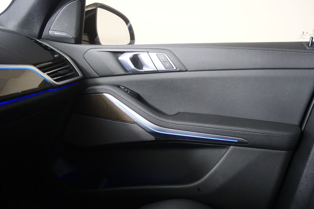 Thumbnail: 2021 BMW X5 - 28