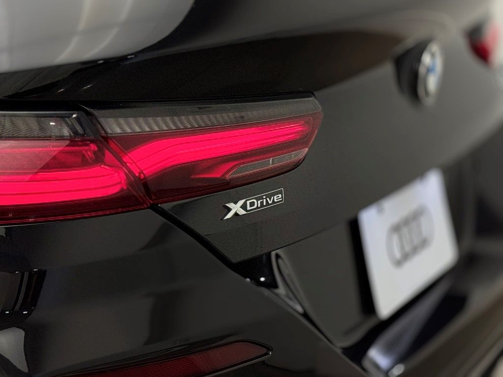 Thumbnail: 2023 BMW 8 Series - 13