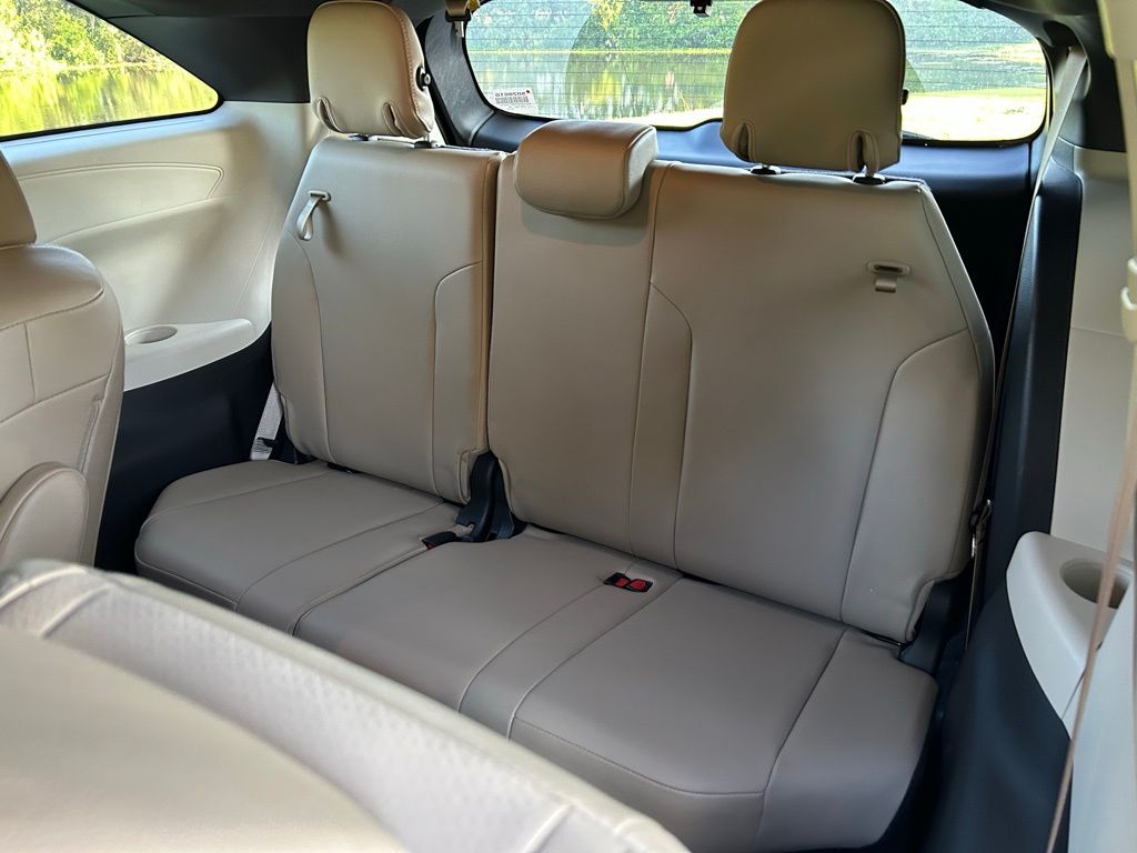 Thumbnail: 2021 Toyota Sienna - 13