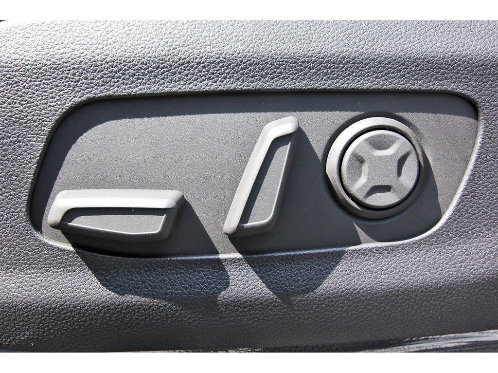 New 2026 Kia Carnival MPV Van