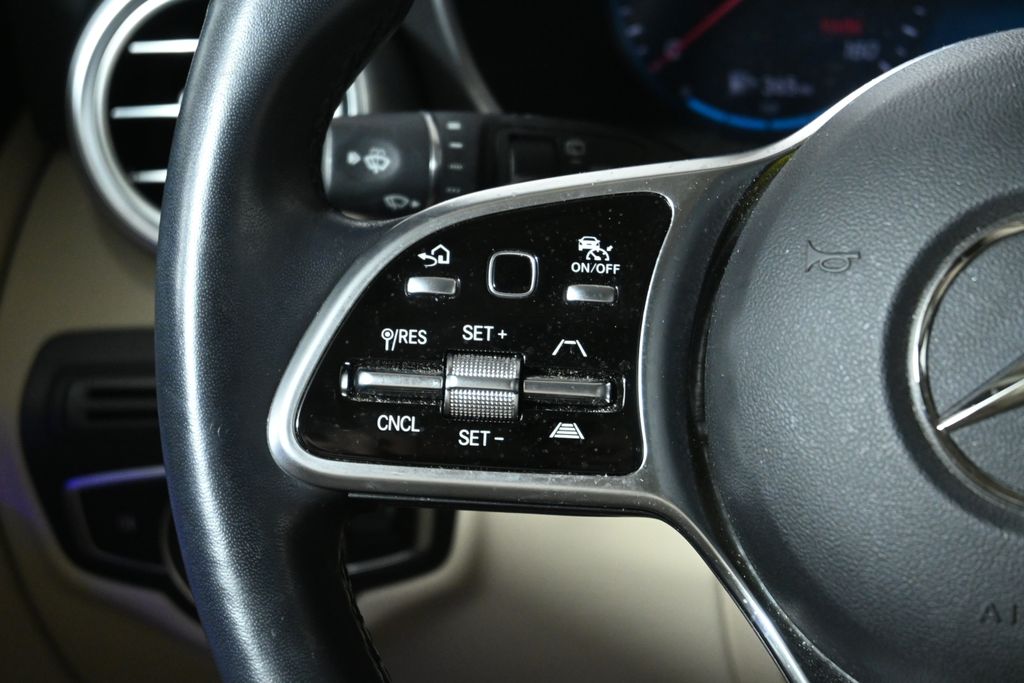 Thumbnail: 2022 Mercedes-Benz GLC - 18