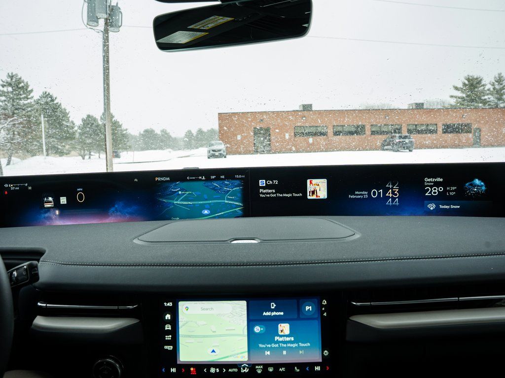 New 2026 White Lincoln Reserve image 37