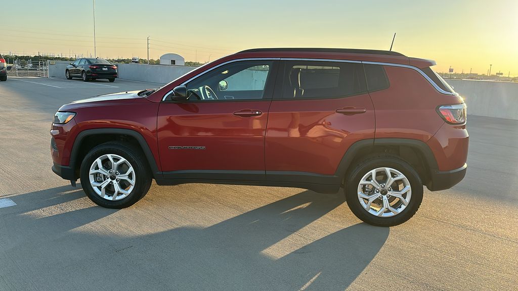 2025 Jeep Compass Latitude - 8