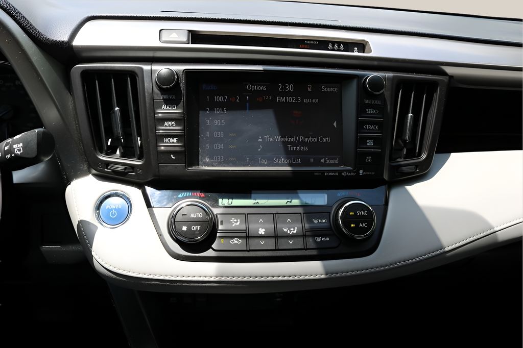 Used Car 2017 Toyota Rav4 Hybrid  Xle For Sale Under $25,000 In Austin, Texas