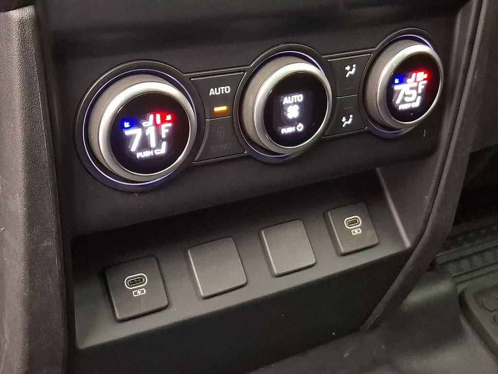 Thumbnail: 2023 Land Rover Defender - 11