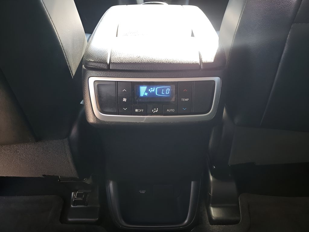 Used Car 2016 Toyota Highlander  Xle V6 For Sale In Austin, Texas