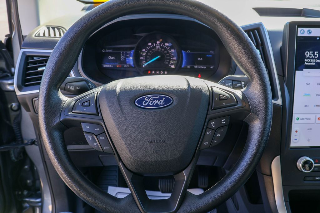 2022 Ford Edge SE 17