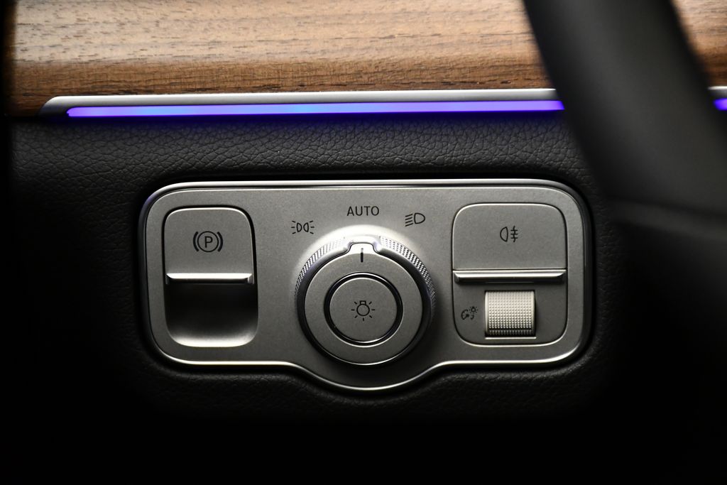 Thumbnail: 2026 Mercedes-Benz GLE - 21