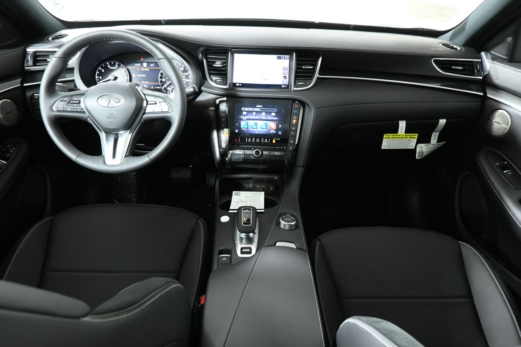 Thumbnail: 2025 INFINITI QX50 - 3