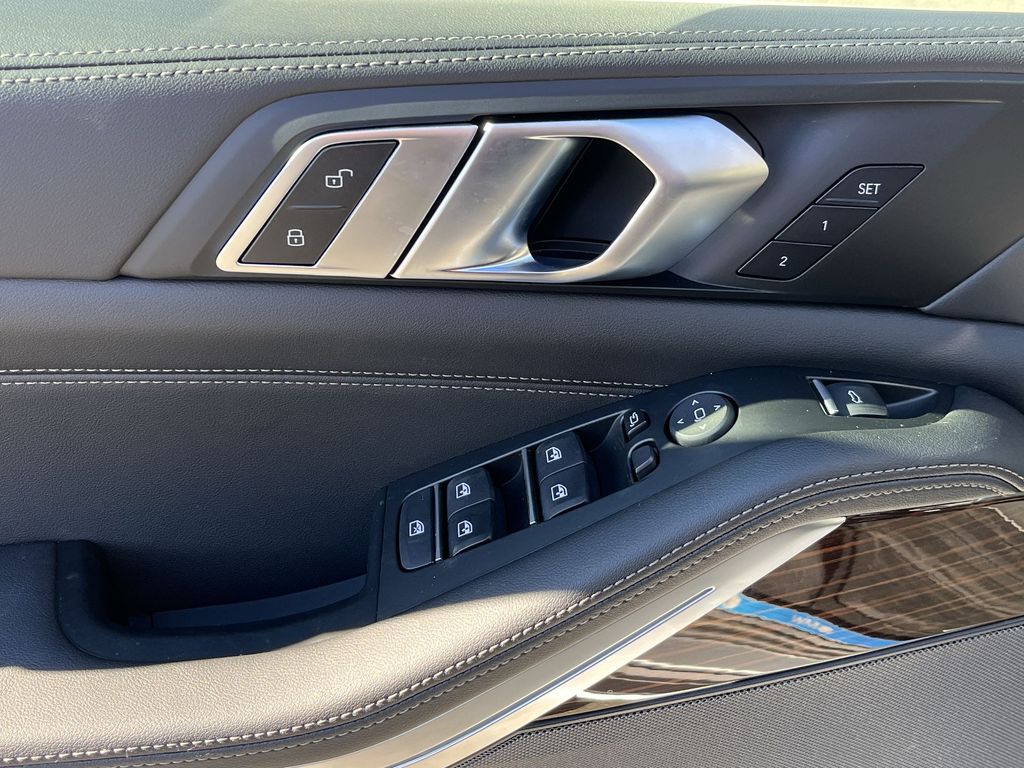 Thumbnail: 2026 BMW X5 - 13