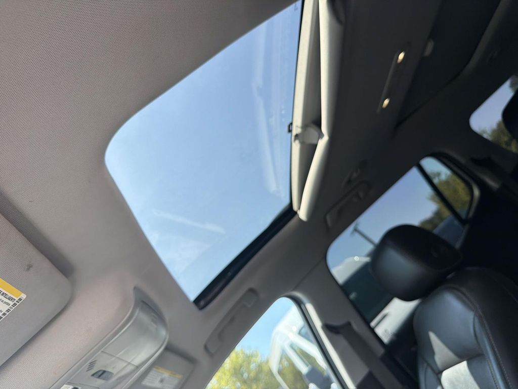 Used 2017 Black GMC SLT-2 image 16