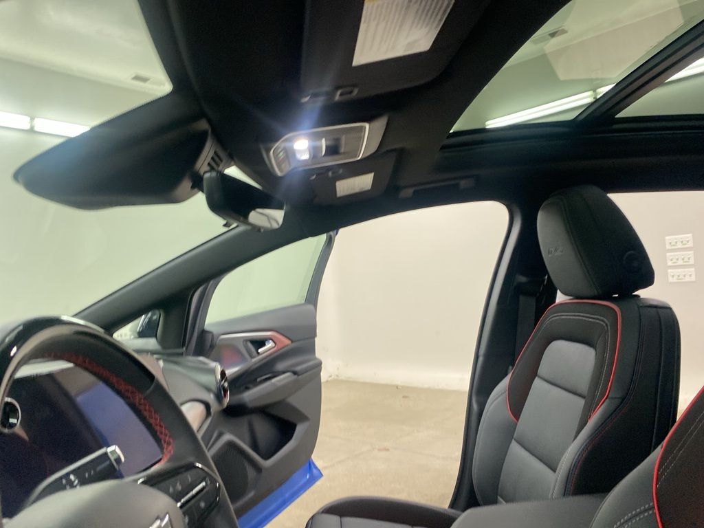 2025 Chevrolet Equinox EV RS photo
