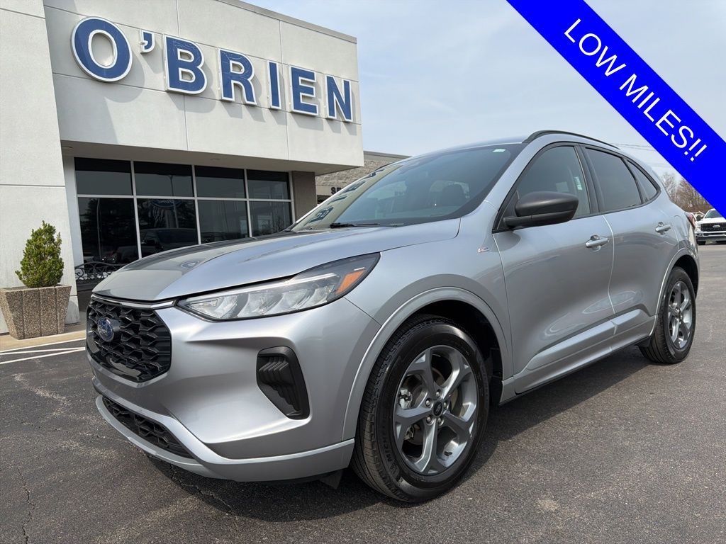 Silver Metallic 2023 Ford Escape SUV / Crossover Front-Wheel Drive 8-Speed Automatic
