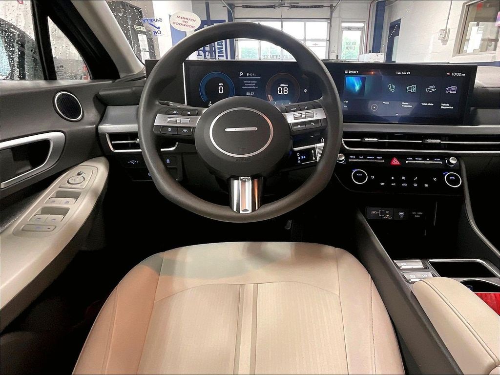 2025 Hyundai Sonata — photo 17