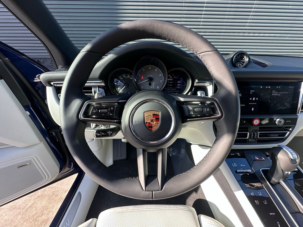 Thumbnail: 2026 Porsche Macan - 17