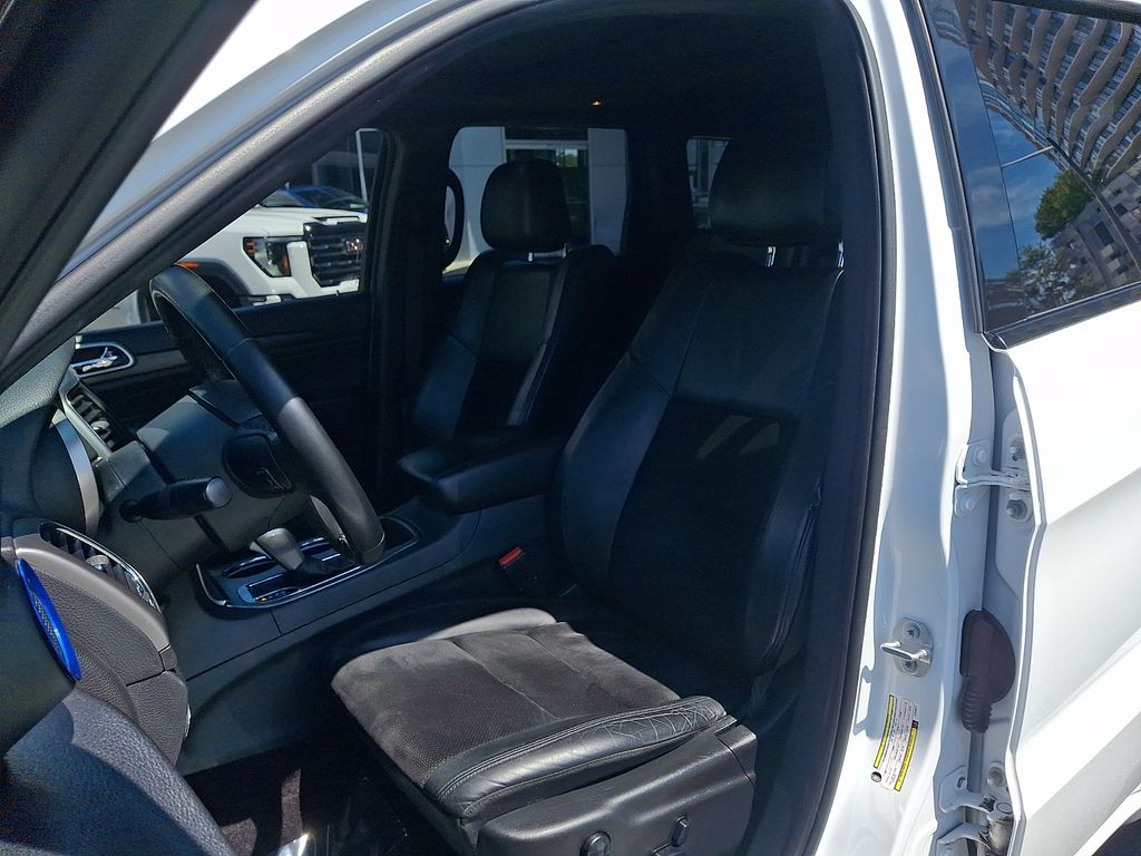 Thumbnail: 2018 Jeep Grand Cherokee - 13