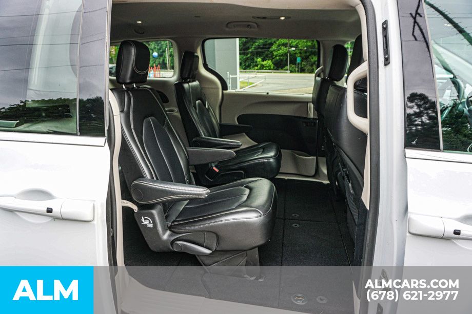 2024 Chrysler Pacifica Touring L photo 22