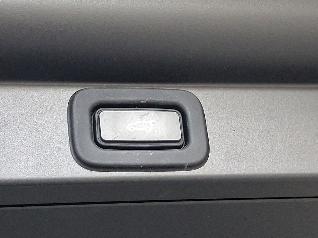 Thumbnail: 2023 Land Rover Range Rover - 27