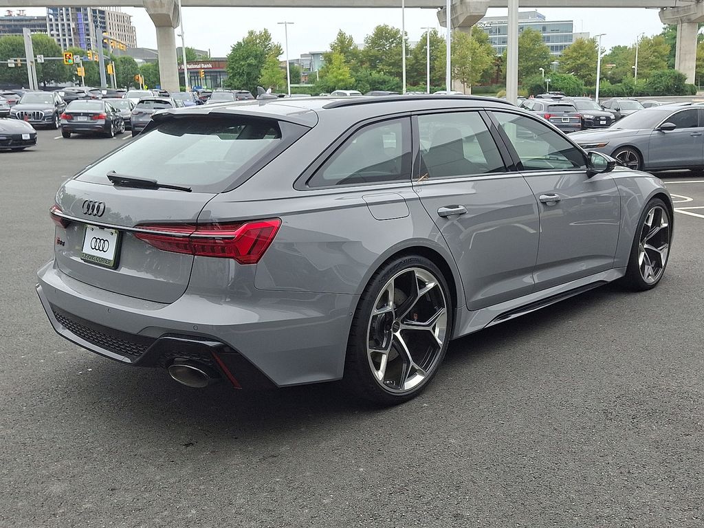 Thumbnail: 2025 Audi RS 6 - 3
