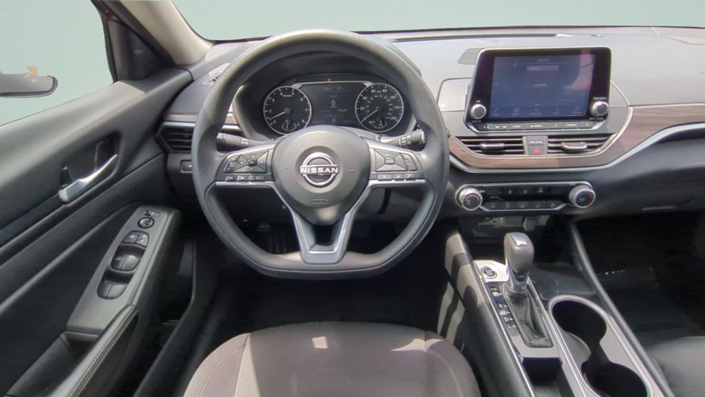 Used 2024  Nissan 2.5 SV image 11