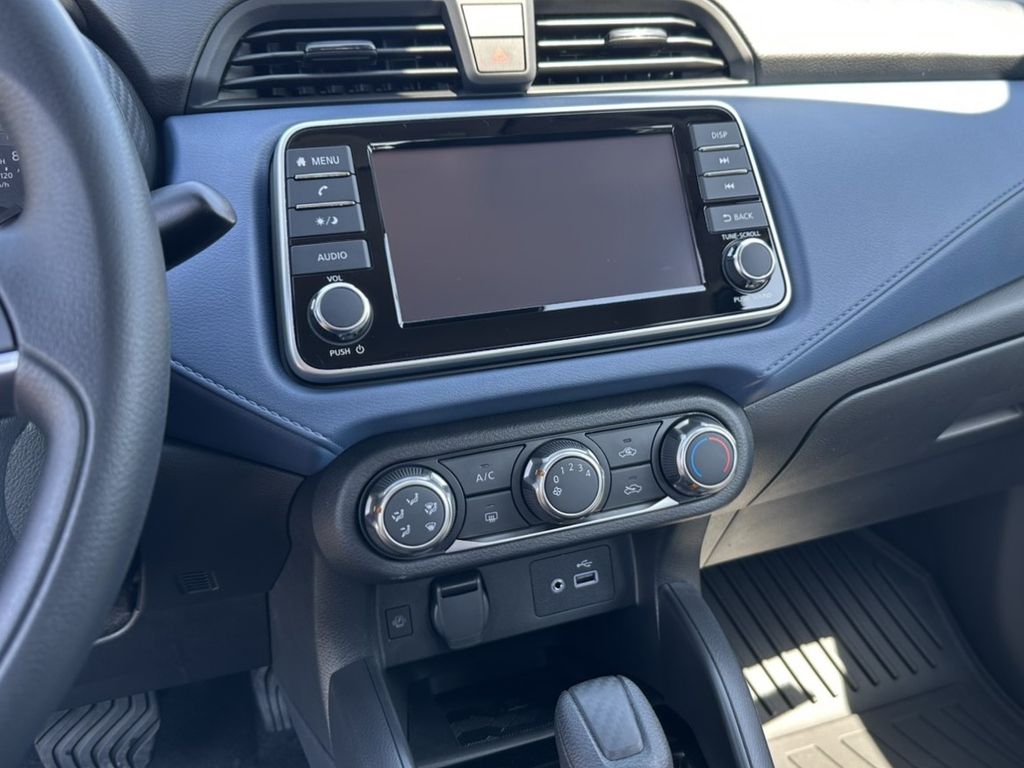 2025 Nissan Versa 1.6 SV