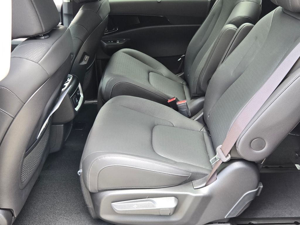 2027 Kia Carnival - $55,165