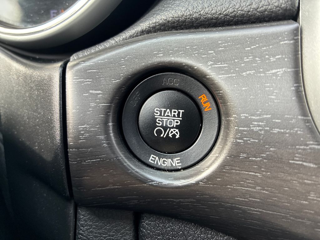 2015 Jeep Grand Cherokee Altitude White at Bob Ruth Ford