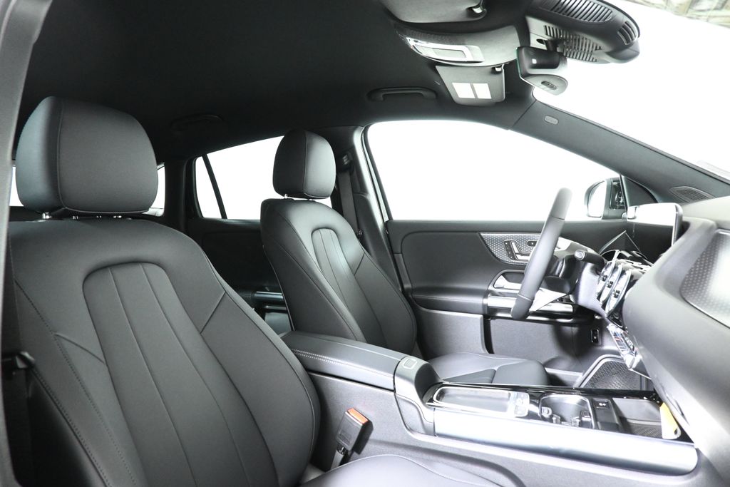 2025 Mercedes-Benz GLA 250 4MATIC 21