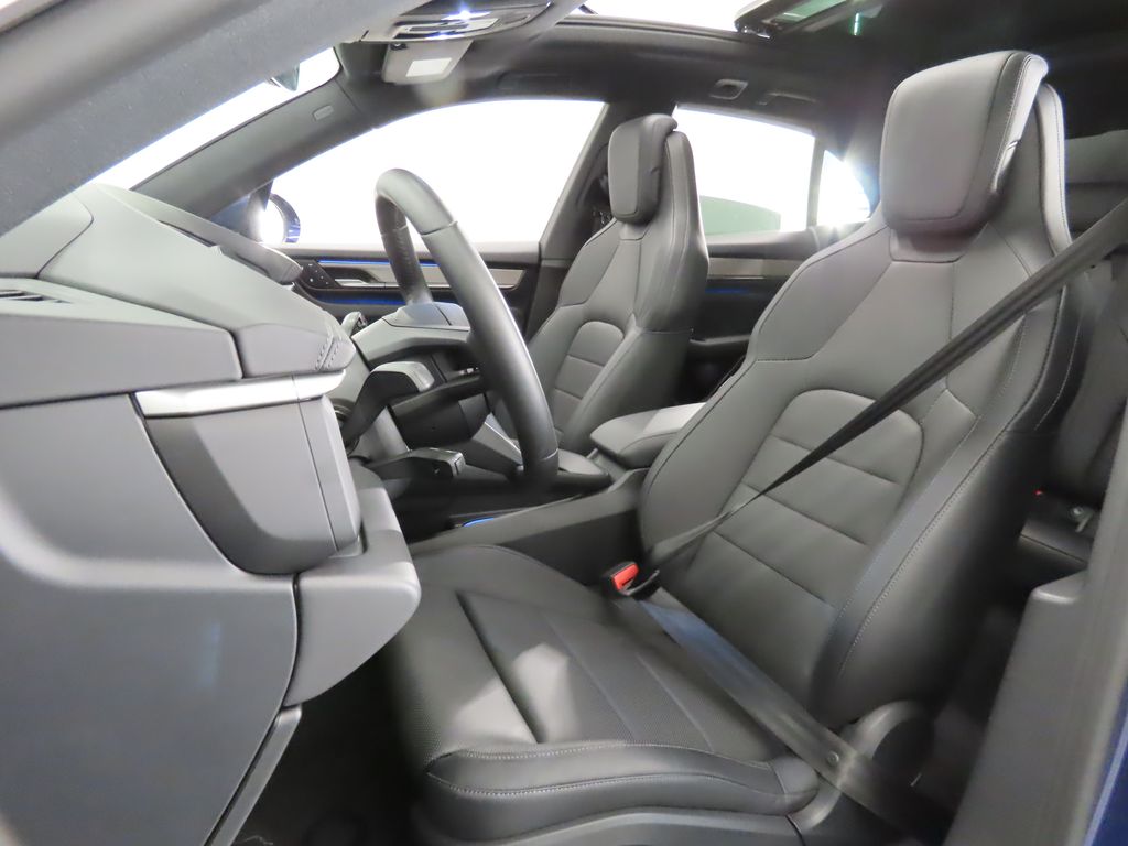 Thumbnail: 2024 Porsche Macan - 5