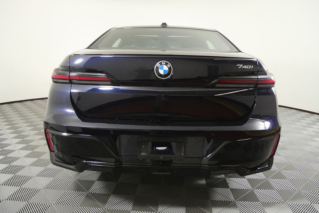 Thumbnail: 2023 BMW 7 Series - 4